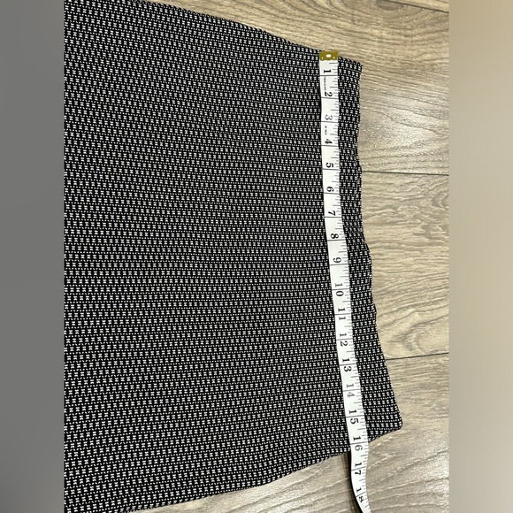 ✨ Black & White Loft Midi Skirt – Size Medium (NWOT) ✨ - Picture 5 of 10
